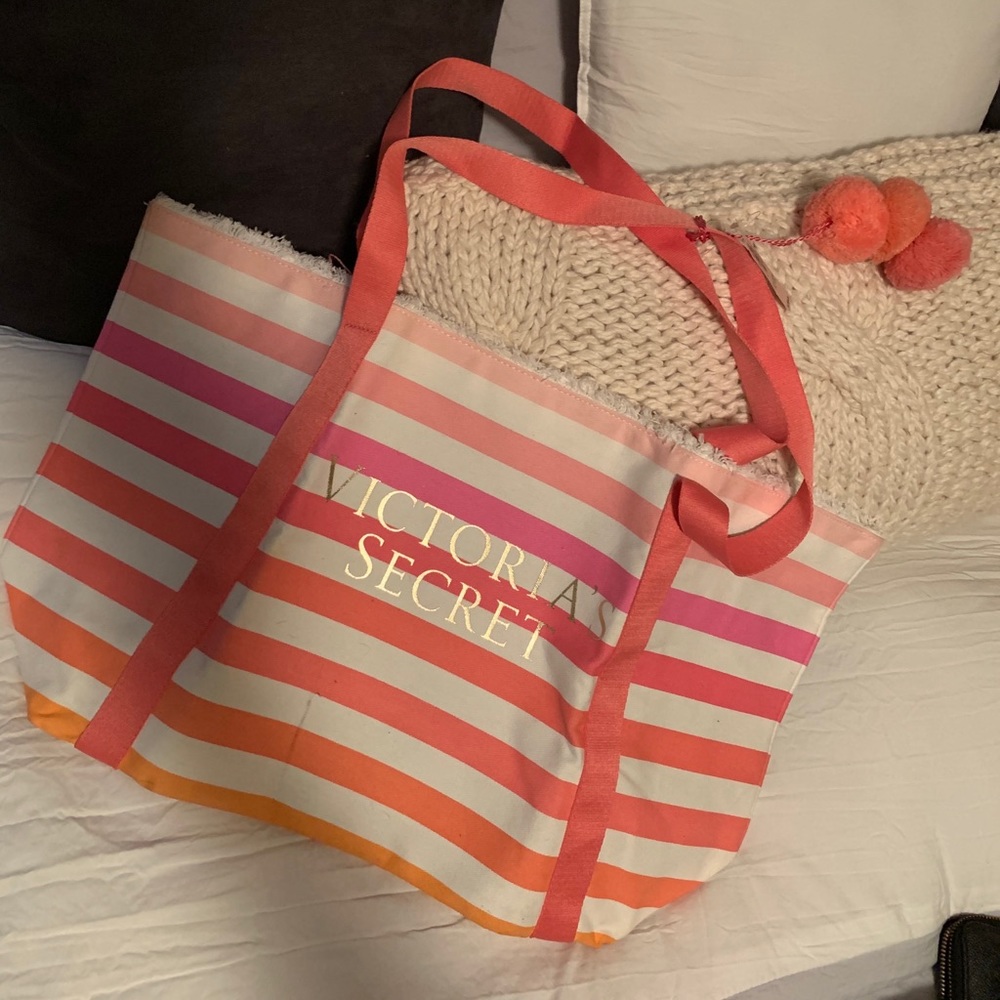 VICTORIA’S SECRET BEACH BAG